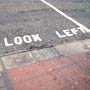 Look Left! het verkeer rijdt andersom in Ierland