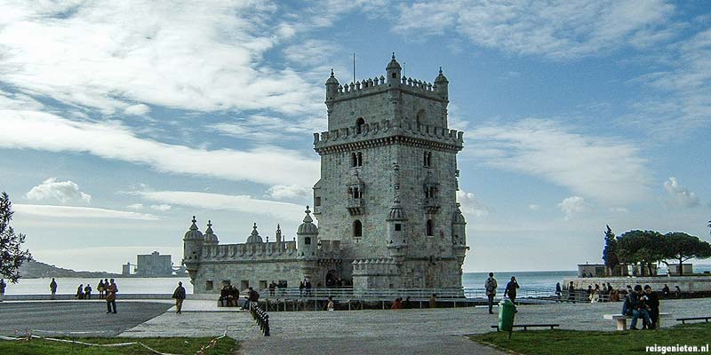 Torre de Belem aan de rivier de Taag in Lissabon