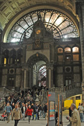 Het centraal station in het centrum van Antwerpen