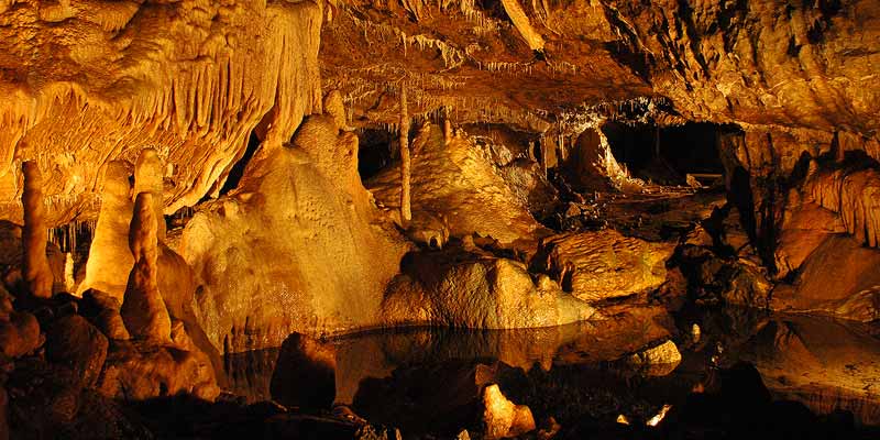 De grotten van Hotton brengen je via een spelonk 65 meter onder de grond
