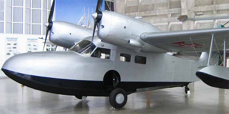 De vliegtuighistorie van Portugal, bijeengebracht in een groot en mooi museum in Lissabon