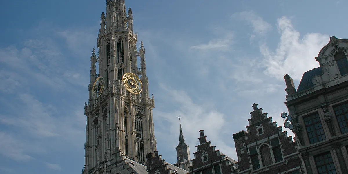 De Onze Lieve Vrouwe Kathedraal in Antwerpen is de grootste gotische kathedraal in Belgie. De bouw duurde maar liefst 2 eeuwen