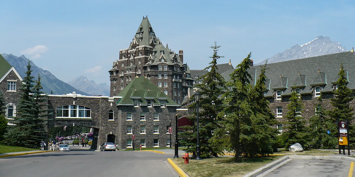 Het plaatsje Banff in British Columbia is een goede plek om de Rocky Mountains te bezoeken in Canada