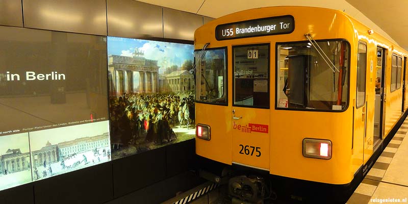 Berlijn beschikt over een goed en uitgebreid netwerk met openbaar vervoer, De U-Bahn en S-Bahn brengen je snel overal in de stad