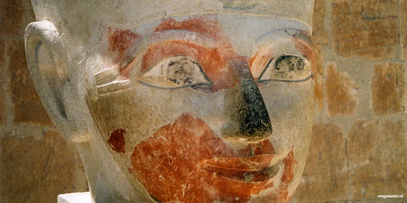 Vierduizend jaar terug in de tijd: De tijd van het oude Egypte en de farao's. Op de foto het beeld v