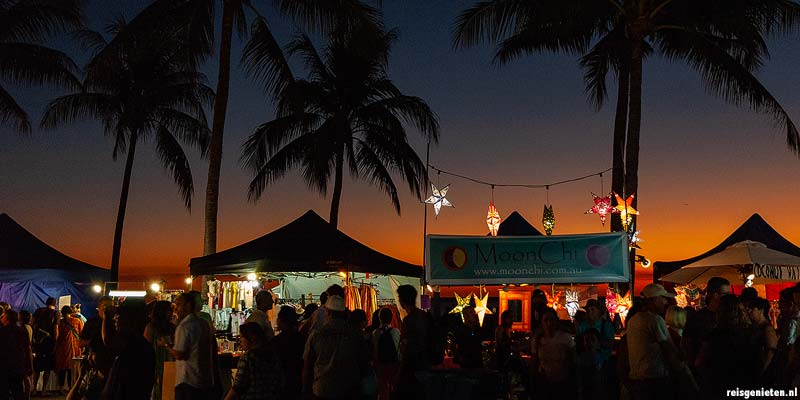 De gezellige Mindil Beach Market. De avondmarkt wordt iedere donderdag- en zonda