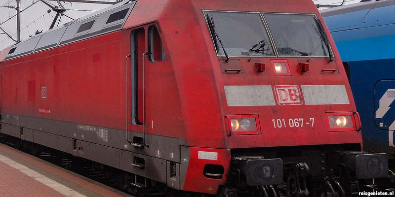Een moderne locomotief van de Duitse Spoorwegen