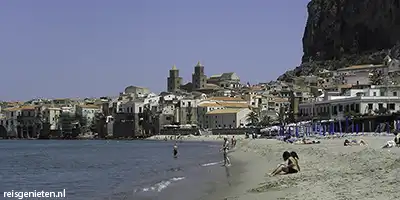 Genieten van een mooie en zonnige strandvakantie op Sicilië
