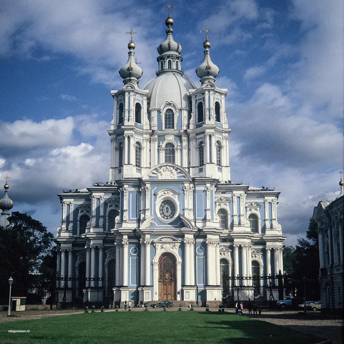 Het Smolny Klooster in St. Petersburg