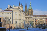 De Burchtheuvel in Praag in een winters decor